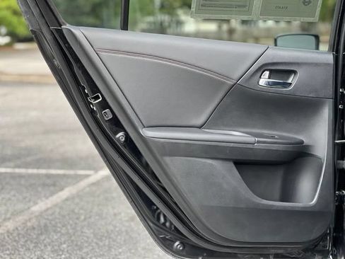 Used 2017 Honda Accord Sport Special Edition image 14