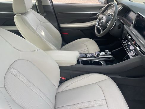 Used 2022 Hyundai Sonata Limited w/ Cargo Package image 10