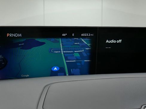 Used 2025 Lincoln Navigator Reserve image 21