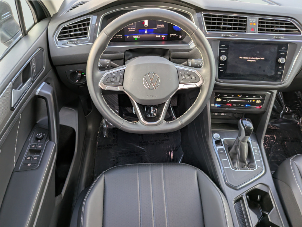 Certified 2023 Volkswagen Tiguan SE FWD image 15