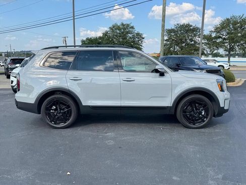 Certified 2025 Kia Telluride SX Prestige X-Line AWD/4WD image 2