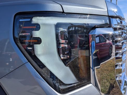 Used 2024 GMC Sierra 2500 Denali w/ Denali Reserve Package image 9