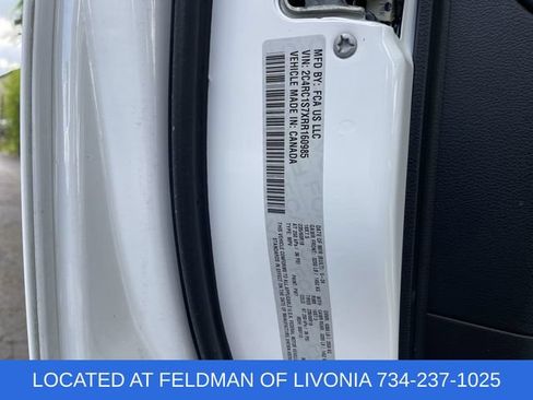 Used 2024 Chrysler Pacifica Limited FWD image 33
