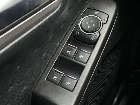Used 2020 Ford Escape SE FWD image 12