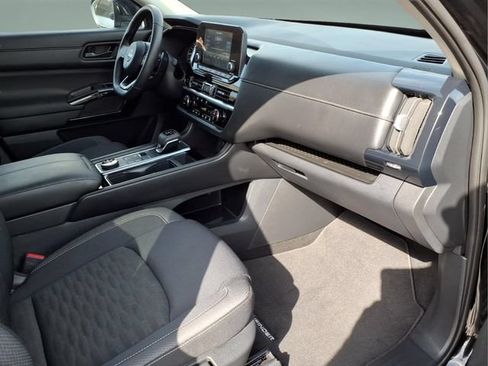 Certified 2025 Nissan Pathfinder SV AWD/4WD image 20