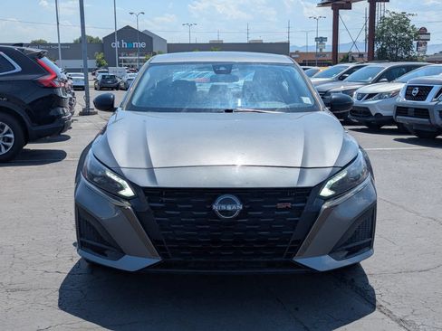 Used 2024 Nissan Altima 2.5 SR FWD image 10