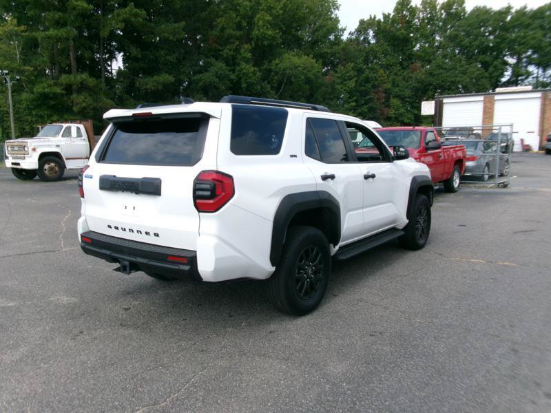 Used 2025 Toyota 4Runner SR5 AWD/4WD image 21