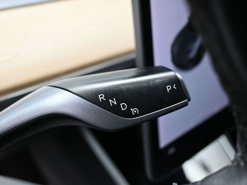 Used 2018 Tesla Model 3 Long Range image 19