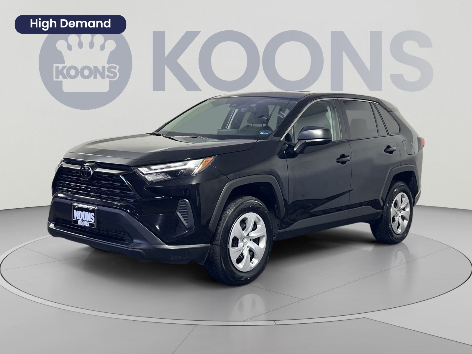 Used 2025 Toyota RAV4 LE AWD/4WD image 1
