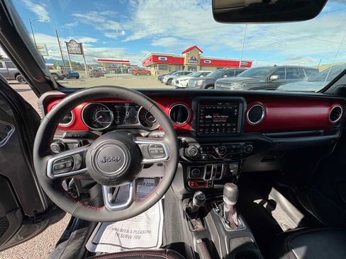 Used 2023 Jeep Gladiator Rubicon w/ LED Lighting Group AWD/4WD image 12