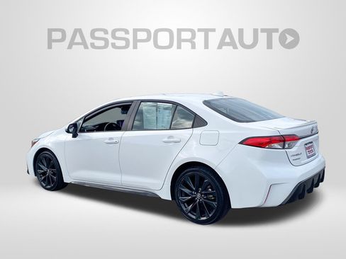 Certified 2025 Toyota Corolla SE FWD image 4