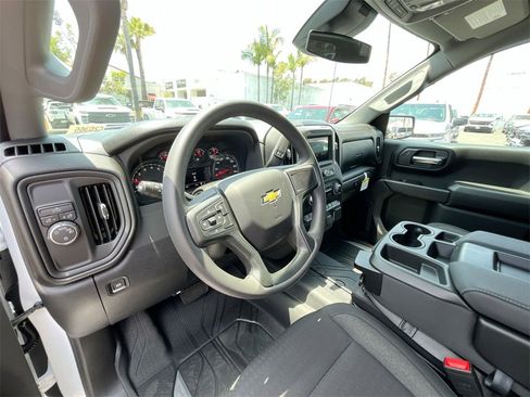 New 2025 Chevrolet Silverado 1500 Custom image 10