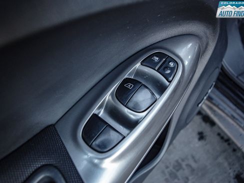 Used 2013 Nissan Juke SL image 11