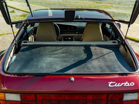 Used 1986 Porsche 944 Turbo image 36