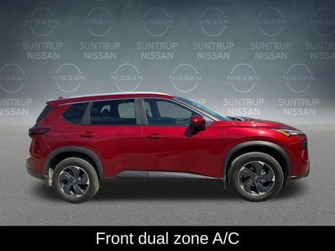 Used 2025 Nissan Rogue SV w/ SV Premium Package FWD image 8