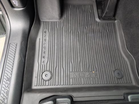 Used 2024 Ford Explorer XLT w/ Equipment Group 202A image 15