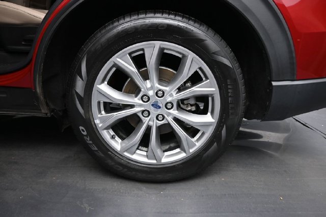 Used 2022 Ford Explorer XLT w/ Equipment Group 202A RWD image 16