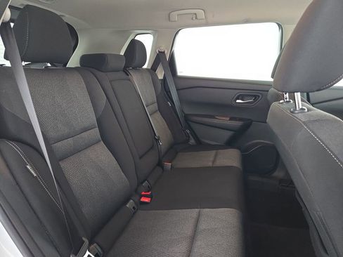Used 2025 Nissan Rogue SV FWD image 32