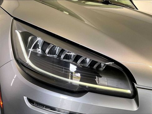 Used 2021 Lincoln Aviator AWD image 12