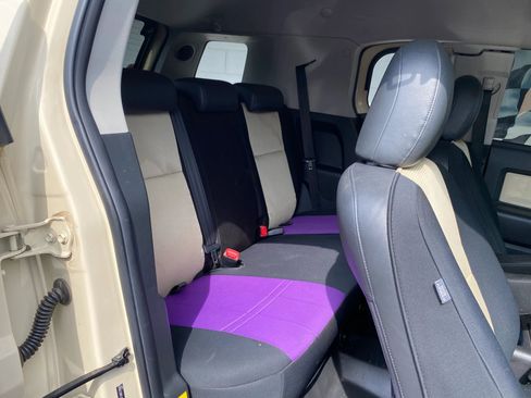 Used 2010 Toyota FJ Cruiser 4WD image 11