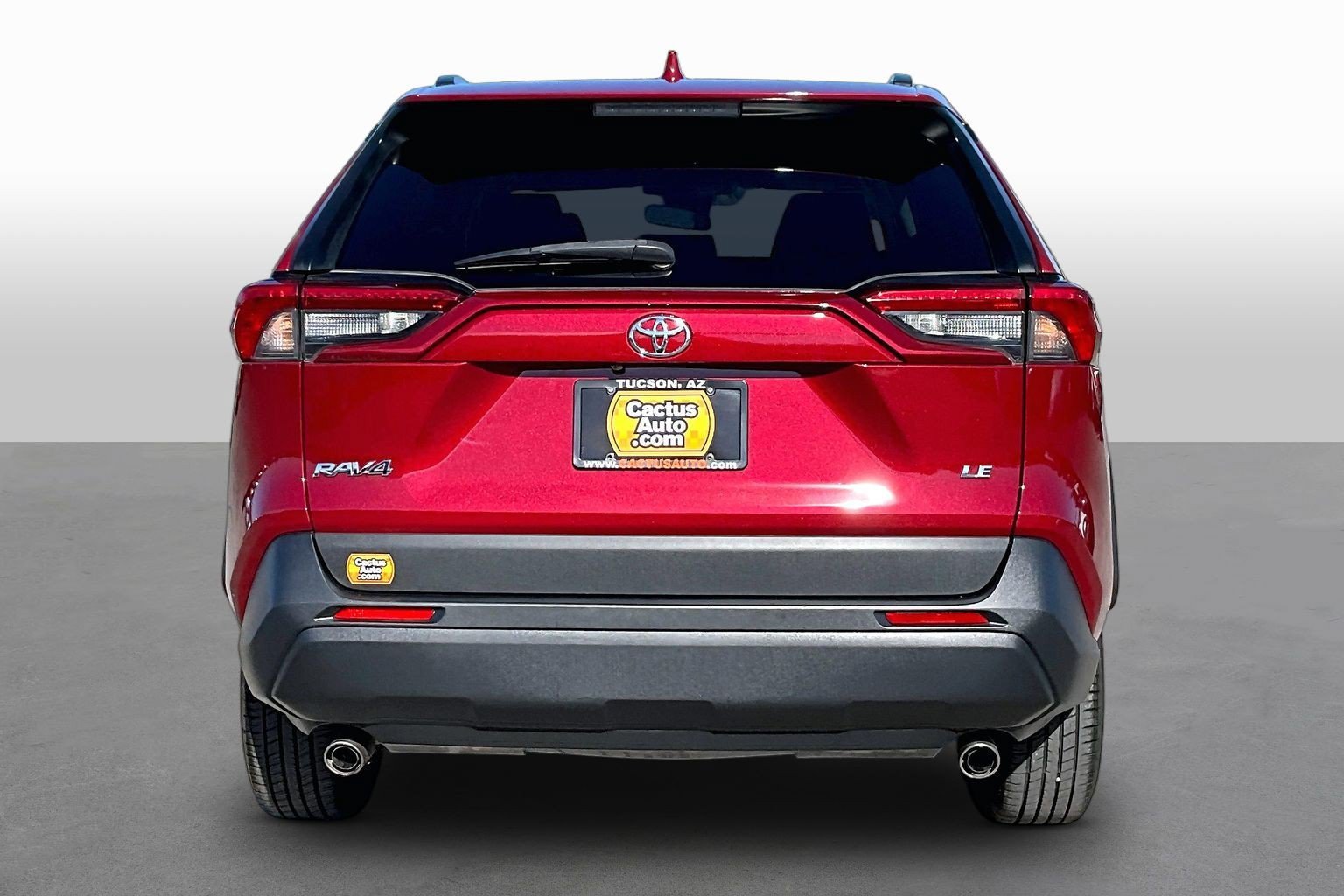 Used 2019 Toyota RAV4 LE w/ Carpet Mat Package FWD image 4