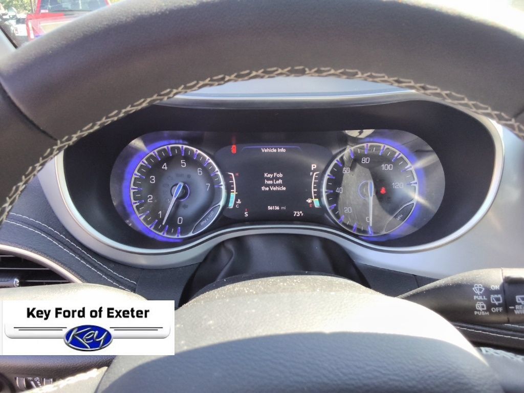 Used 2025 Chrysler Pacifica Limited FWD image 26
