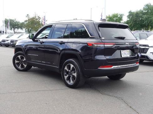Used 2023 Jeep Grand Cherokee 4WD 4xe w/ Luxury Tech Group II image 9