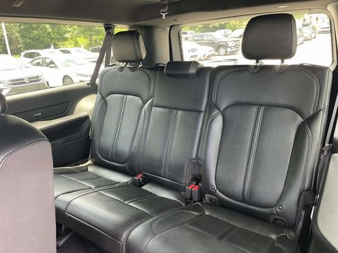 Used 2024 Jeep Wagoneer L Series II w/ Flexible Seating Group AWD/4WD image 13