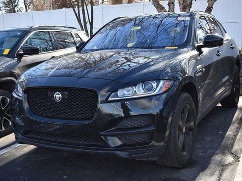 Used 2019 Jaguar F-PACE Premium image 4
