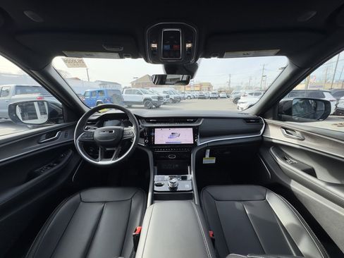 New 2026 Jeep Grand Cherokee Limited w/ Limited Altitude Package image 10