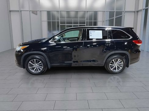 Used 2017 Toyota Highlander XLE AWD/4WD image 5