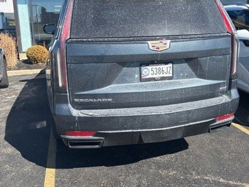 Used 2021 Cadillac Escalade ESV Sport Platinum w/ Heavy-Duty Trailer Package image 5