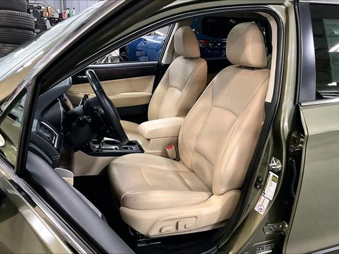 Used 2019 Subaru Outback 2.5i Limited image 7