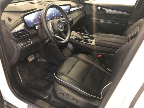 Used 2025 Buick Enclave Preferred image 5