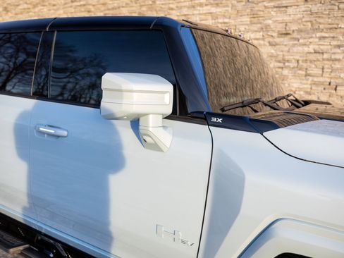 Used 2024 GMC Hummer EV 3X w/ Extreme Off-Road Package image 25