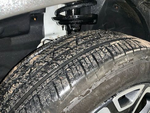 Used 2016 Jeep Renegade Limited image 28