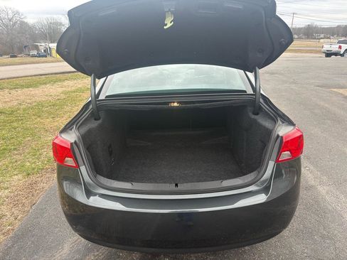 Used 2019 Chevrolet Impala LT image 4
