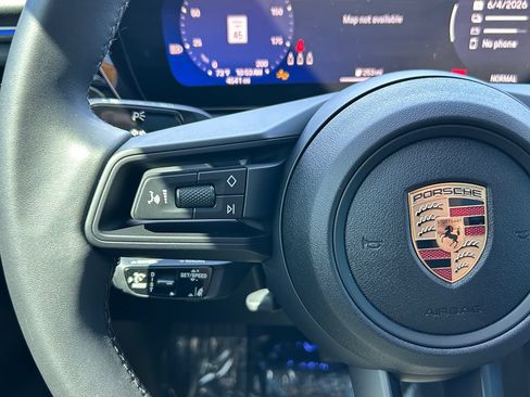 Used 2025 Porsche Macan Electric RWD image 20