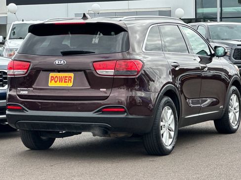 Used 2016 Kia Sorento AWD w/ LX Convenience Package image 4