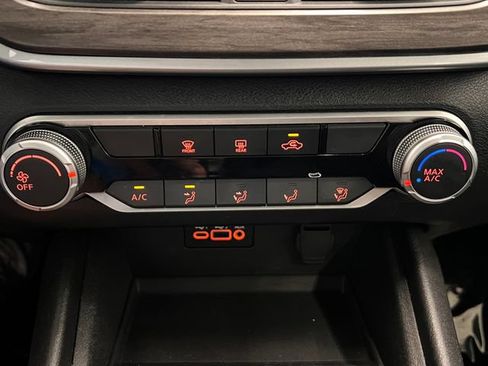 Used 2025 Nissan Altima 2.5 SV FWD image 24