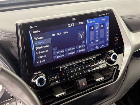 Used 2022 Toyota Highlander Platinum image 15