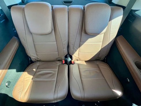 Certified 2024 Mercedes-Benz GLS 450 4MATIC image 32