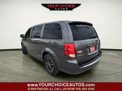 Used 2019 Dodge Grand Caravan GT FWD image 3