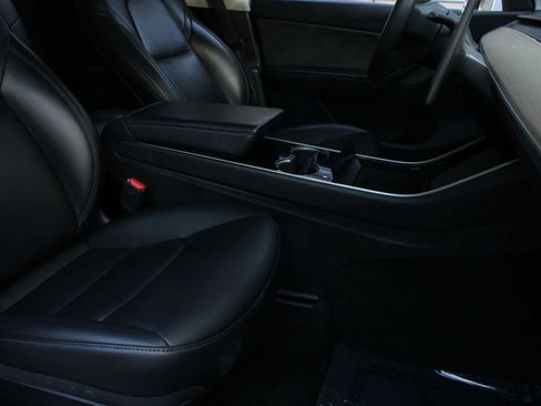 Used 2020 Tesla Model Y Long Range AWD/4WD image 29