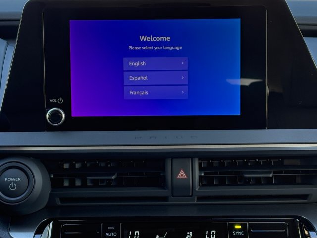 New 2027 Toyota Prius LE FWD image 18