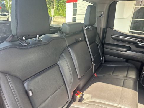 Used 2024 GMC Sierra 1500 SLT AWD/4WD image 29