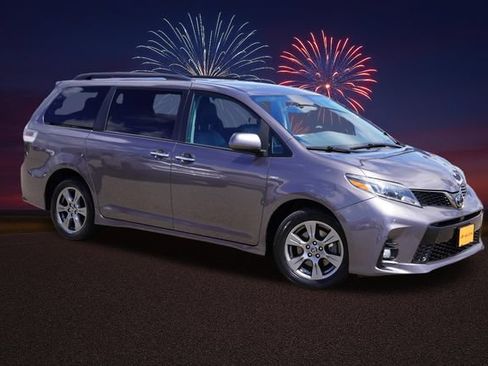 Used 2019 Toyota Sienna SE Premium w/ Carpet Mat Package AWD/4WD image 2