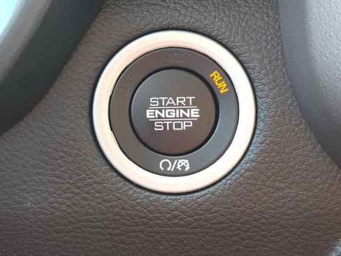 Used 2022 RAM 1500 Big Horn AWD/4WD image 13