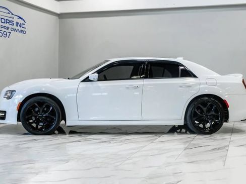 Used 2022 Chrysler 300 S w/ Comfort Group RWD image 17