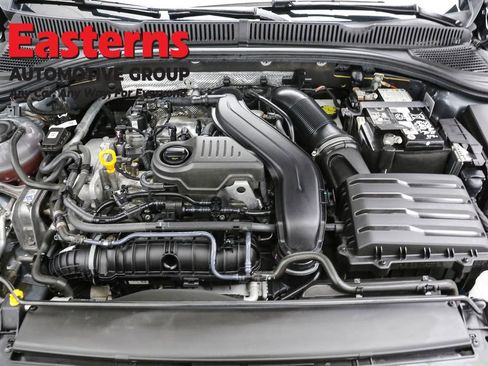 Used 2024 Volkswagen Jetta SE image 7